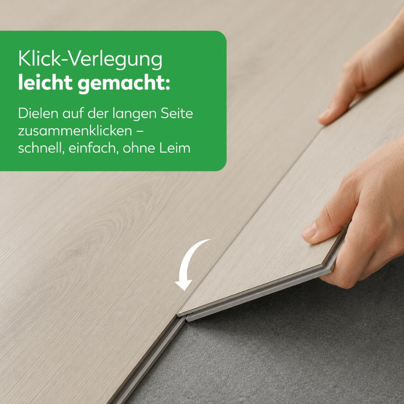 Hände demonstrieren die Klick-Verlegung auf der langen Seite: zwei Vinyl-Dielen werden zusammengeklickt mit grünem Text-Overlay: 'Klick-Verlegung leicht gemacht: Dielen auf der langen Seite zusammenklicken – schnell, einfach, ohne Leim' und Pfeil-Symbol zeigt die Bewegungsrichtung. - Floor4all