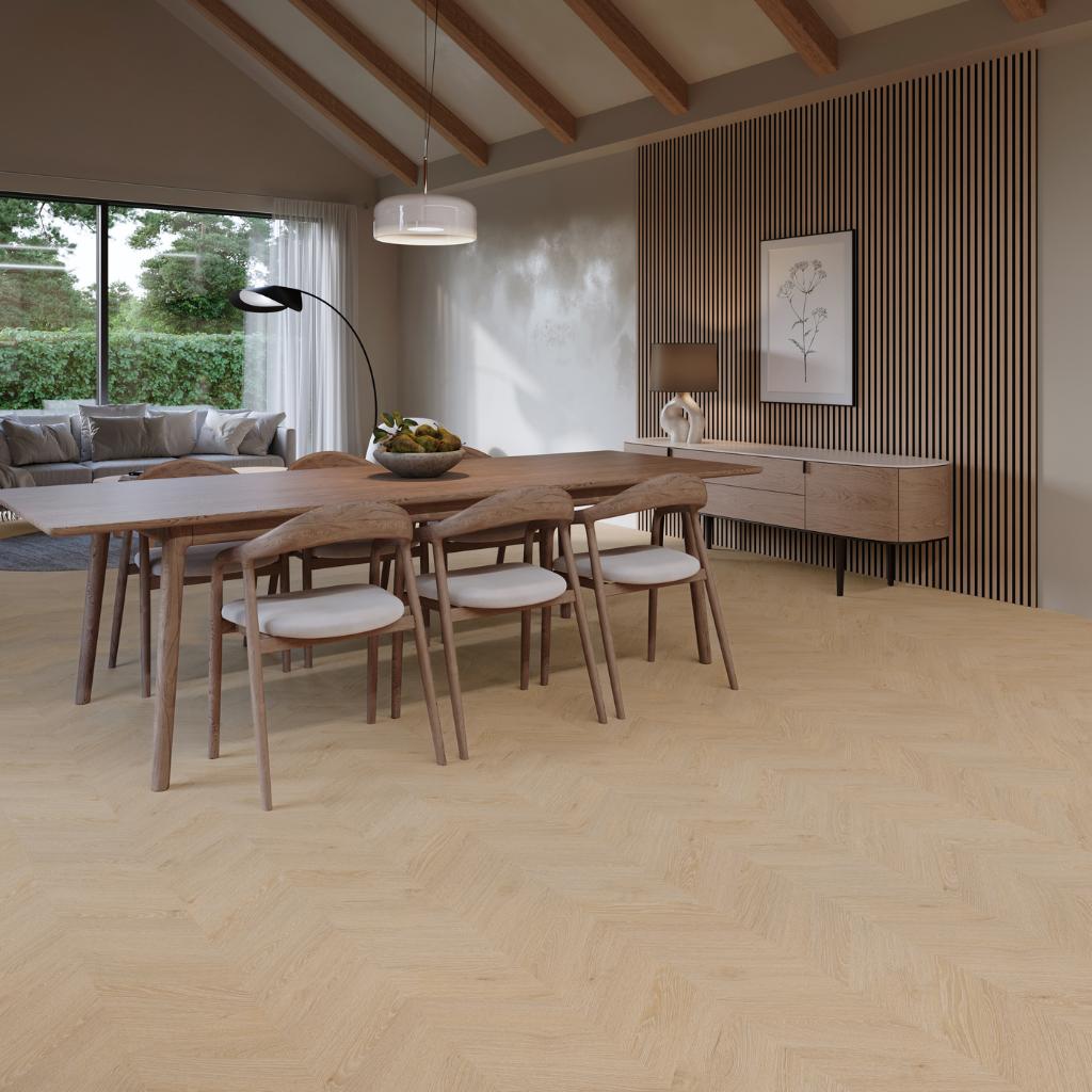 Klick Vinyl Eiche Natural hell – Chevron-Verlegung Essbereich