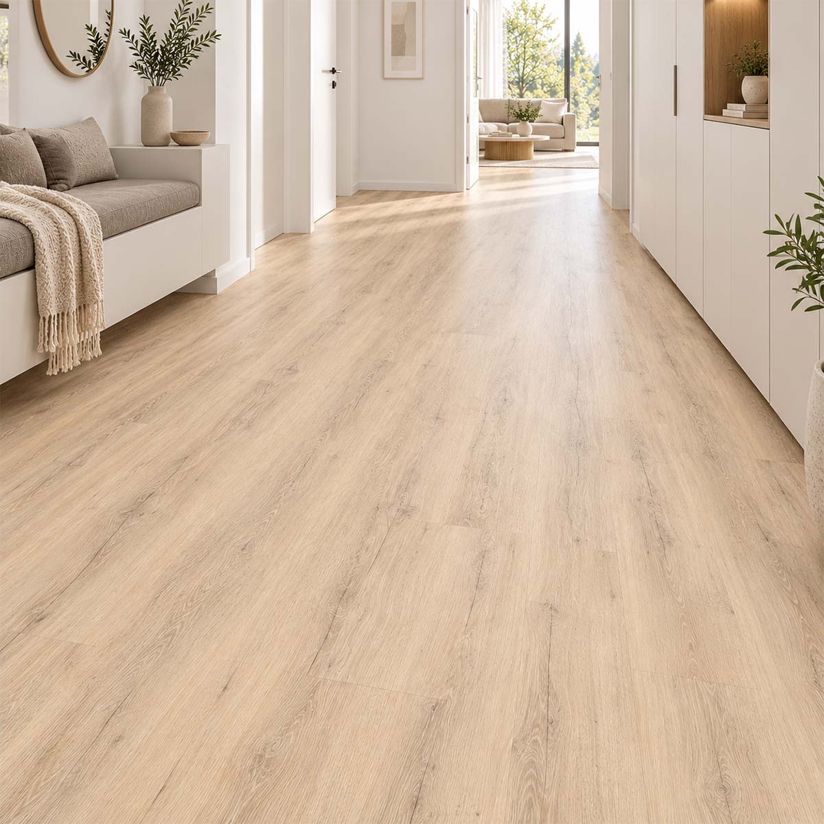 Designboden Panora Eiche Beige mit Trittschalldämmung im modernen hellen Flur