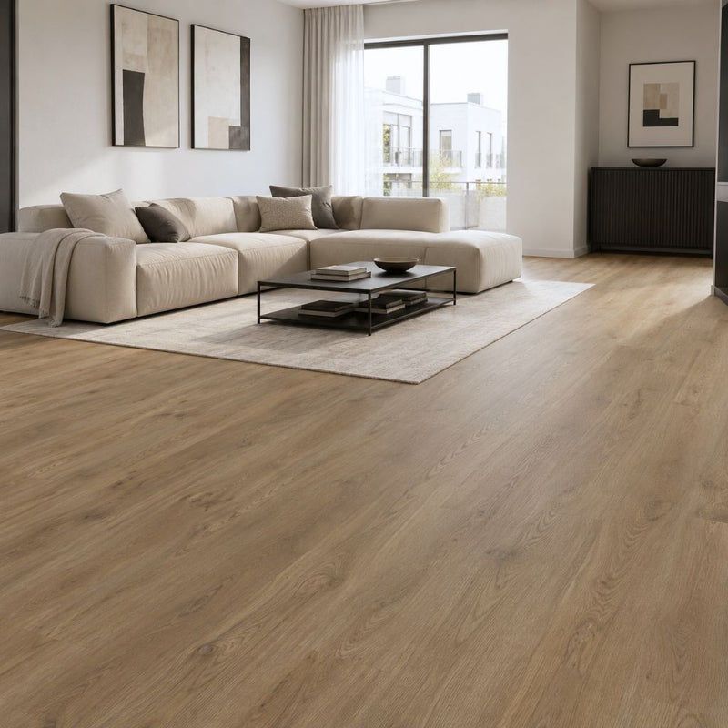 Klebevinyl Eiche Klassik Landhausdiele im hellen, modernen Wohnzimmer – von Floor4all