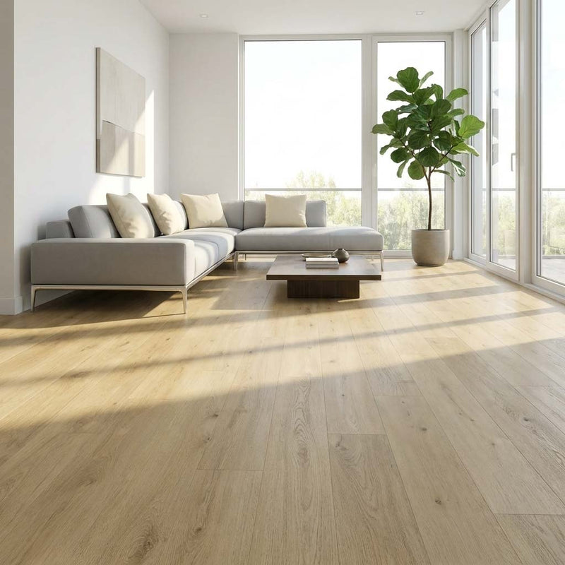 Klick Vinyl Eiche Siena in heller Holzoptik im Wohnzimmer verlegt bei Floor4all