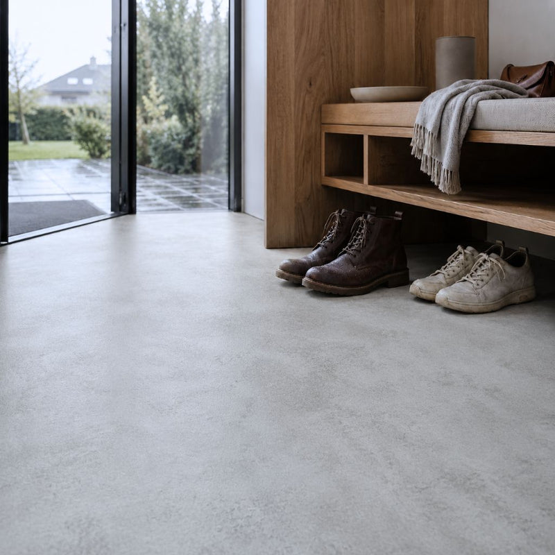 Wasserfester Vinylboden im Eingangsbereich, pflegeleicht und alltagstauglich von Floor4all