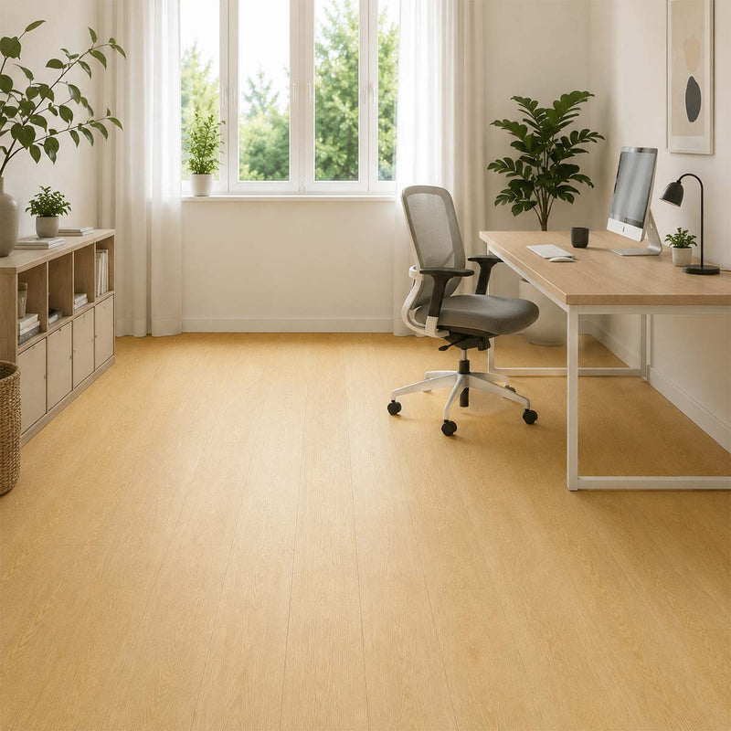 Klick Vinyl GreenLine Basic Eiche Natur im hellen Arbeitszimmer mit natürlicher Eichenoptik