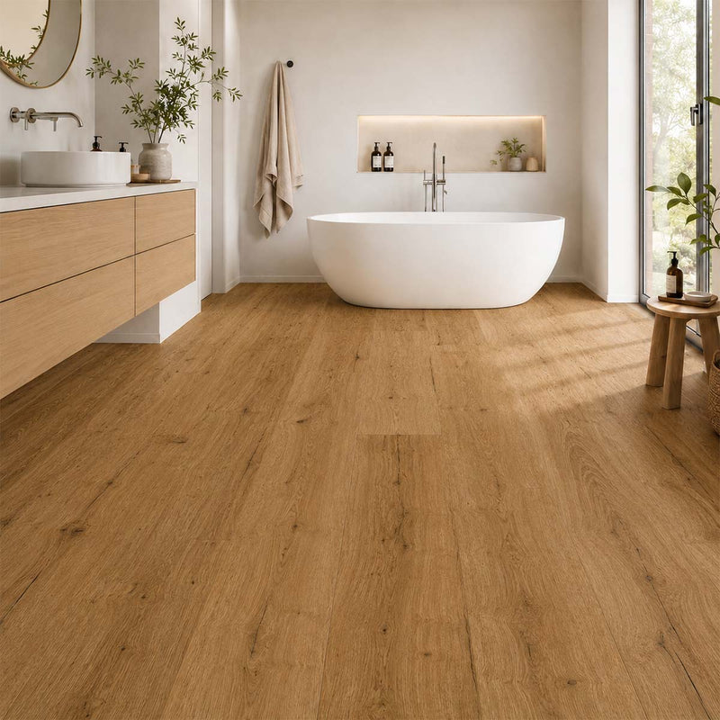 Klick Vinyl Herbst Eiche im modernen Badezimmer mit warmer Landhausdielenoptik
