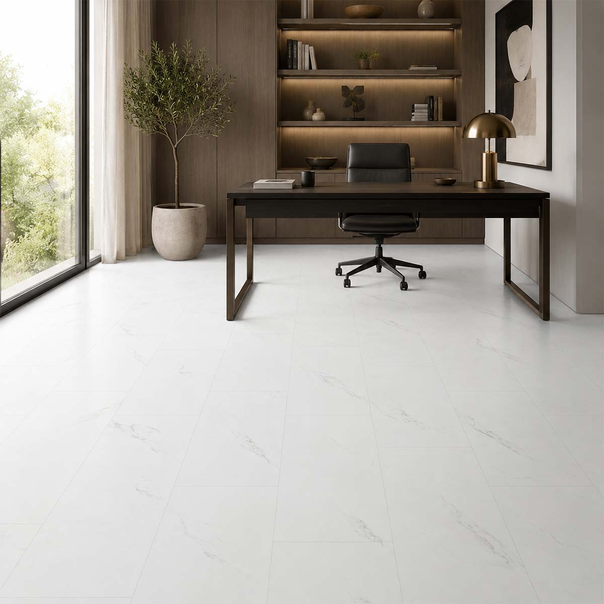 Klick Vinyl XL Marple White im modernen Arbeitszimmer mit heller Steinoptik