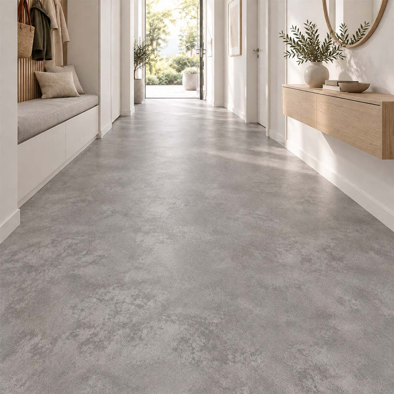 Klick Vinylboden b!design Udine Fliesenoptik Grau im modernen Flur mit Sitzbank und schwebender Konsole, als Restposten bei Floor4All.