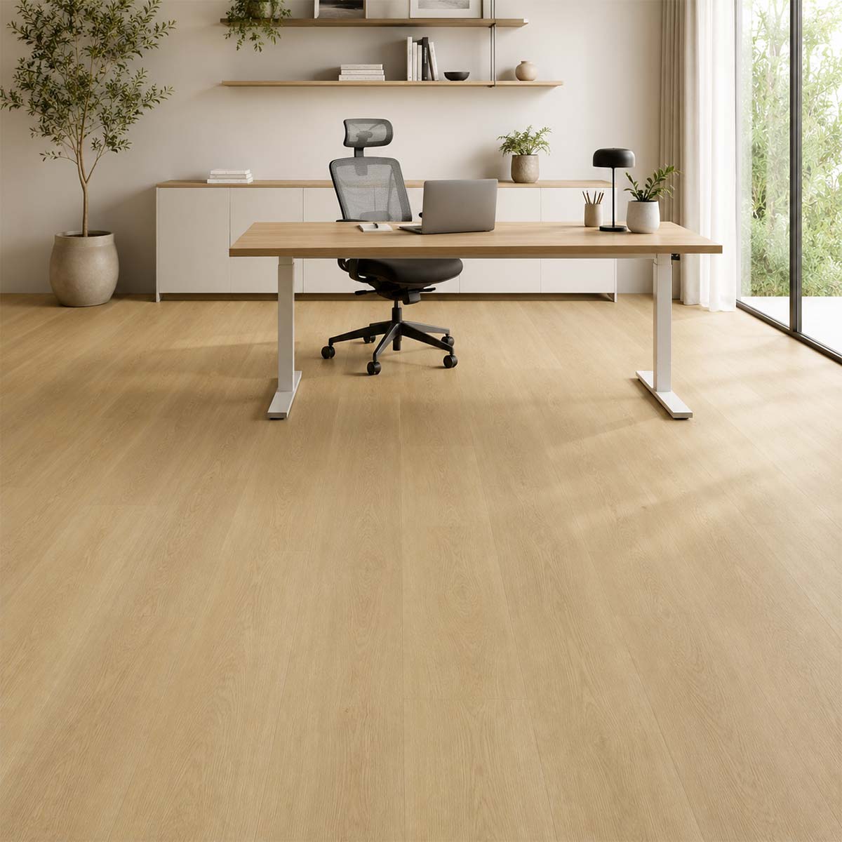 Klick Vinylboden Eiche Morbach Check One mit Trittschall in einem modernen Arbeitszimmer