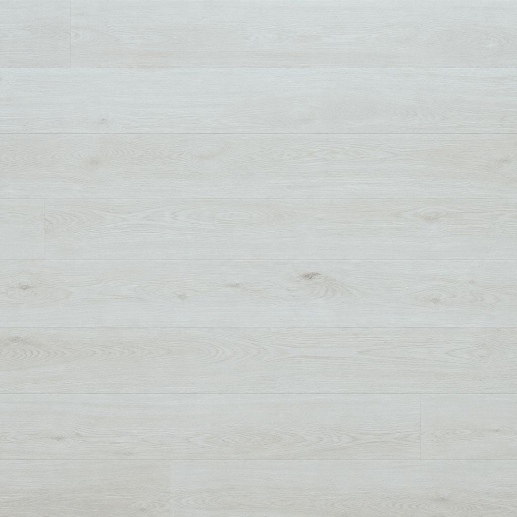 Nahaufnahme der Holzmaserung von Klick Vinylboden Eiche Pulblanc im Landhausdielenformat