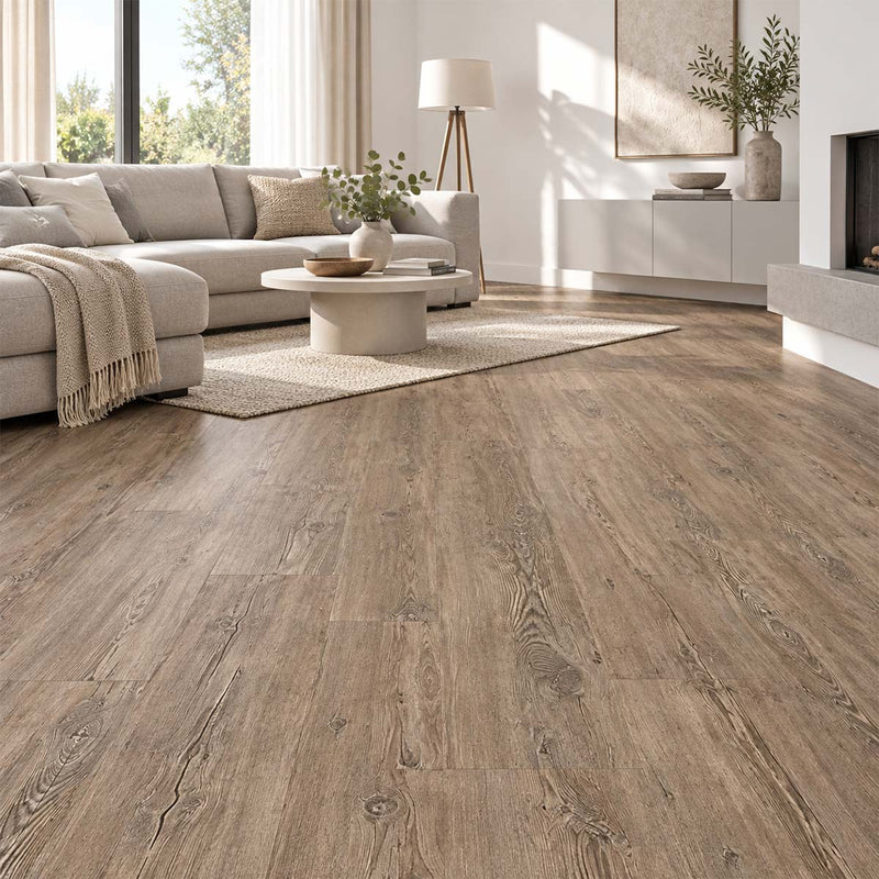 Klick Vinylboden Tuscan Pine mit Kork Trittschalldämmung in einem modernen hellen Wohnzimmer