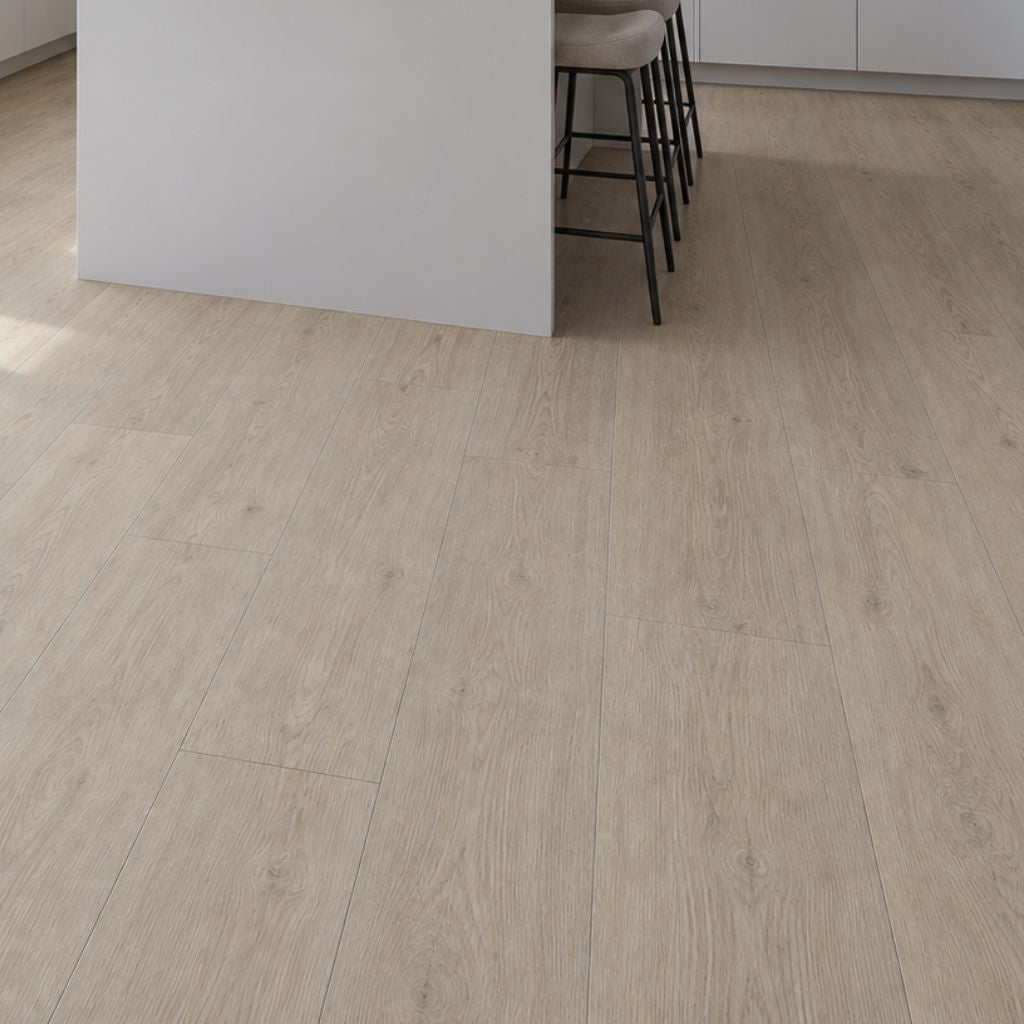 Laminat EGGER Classic Victoria Eiche in Nahaufnahme mit natürlicher Holzmaserung von Floor4all