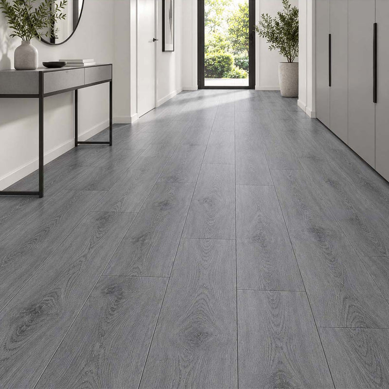 Laminat Kronotex Tomahawk Oak Landhausdiele als Restposten von Floor4All im modernen Flur