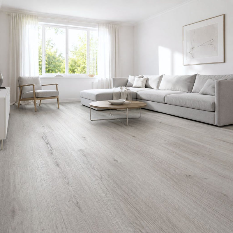 Vinylboden Breitdiele XL Eiche Lisa weiß im modernen Wohnzimmer von Floor4all