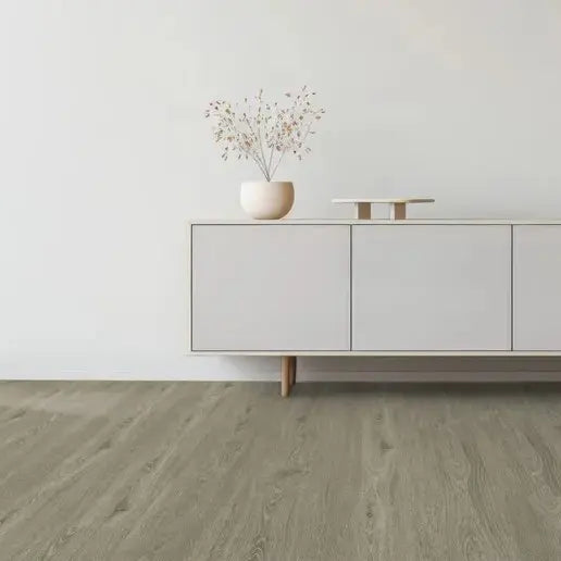 Klick Vinylboden Eiche Verona in Landhausdielenoptik – hochwertiger, pflegeleichter Rigid Vinylboden mit authentischer Holzstruktur und einfacher Klickverbindung