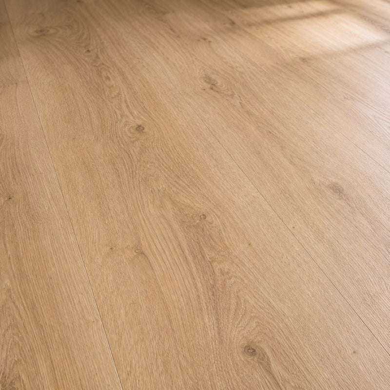 Landhausdiele Klick-Vinylboden Eiche Releg gebürstet mit natürlicher Holzmaserung und Trittschalldämmung im Detail von Floor4al