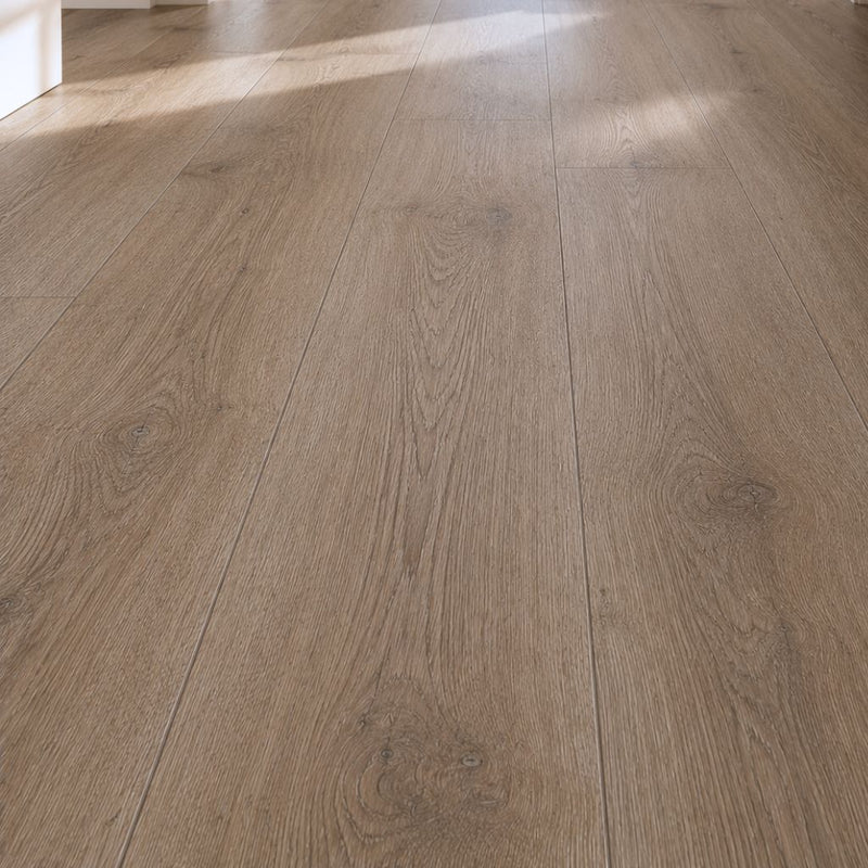 Tanne Eiche Landhausdiele im Detail – authentische Holzmaserung mit natürlichen Tönen und Struktur. Klick Vinylboden Tanne Eiche mit Trittschalldämmung von Floor4all