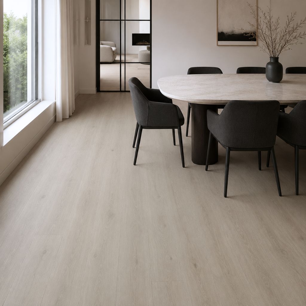 Klebevinyl Holzoptik Eiche Loifix hell Landhausdiele im Esszimmer von Floor4all