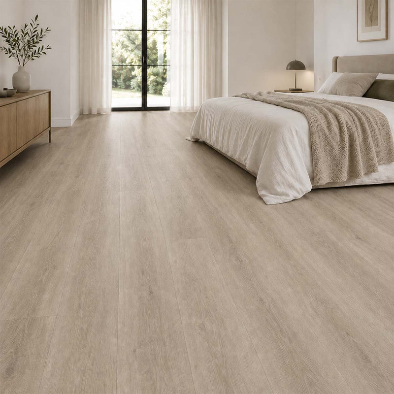 Klick Vinyl Eiche Beige Gekalkt als ruhiger Holzoptikboden im Schlafzimmer