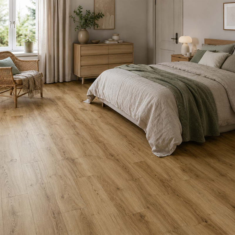 Klick Vinyl Eiche Bord im hellen gemütlichen Schlafzimmer