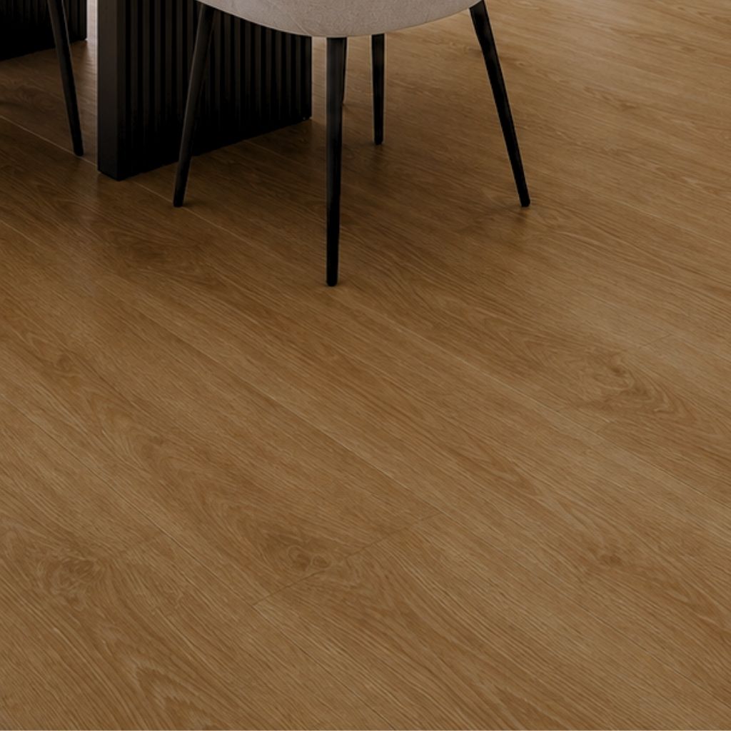 Klick Vinyl Holzoptik Eiche Savio in der Nahaufnahme von Floor4all