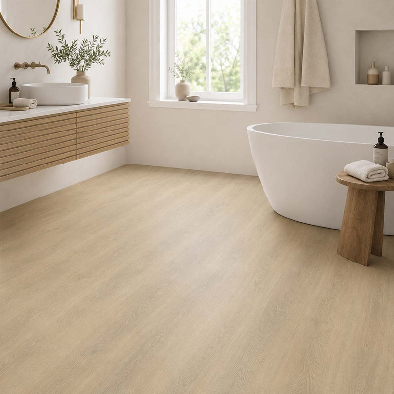 Klick Vinyl Eiche Hell Solid Pure mit Trittschall in einem hellen modernen Badezimmer ohne sichtbare Fugen