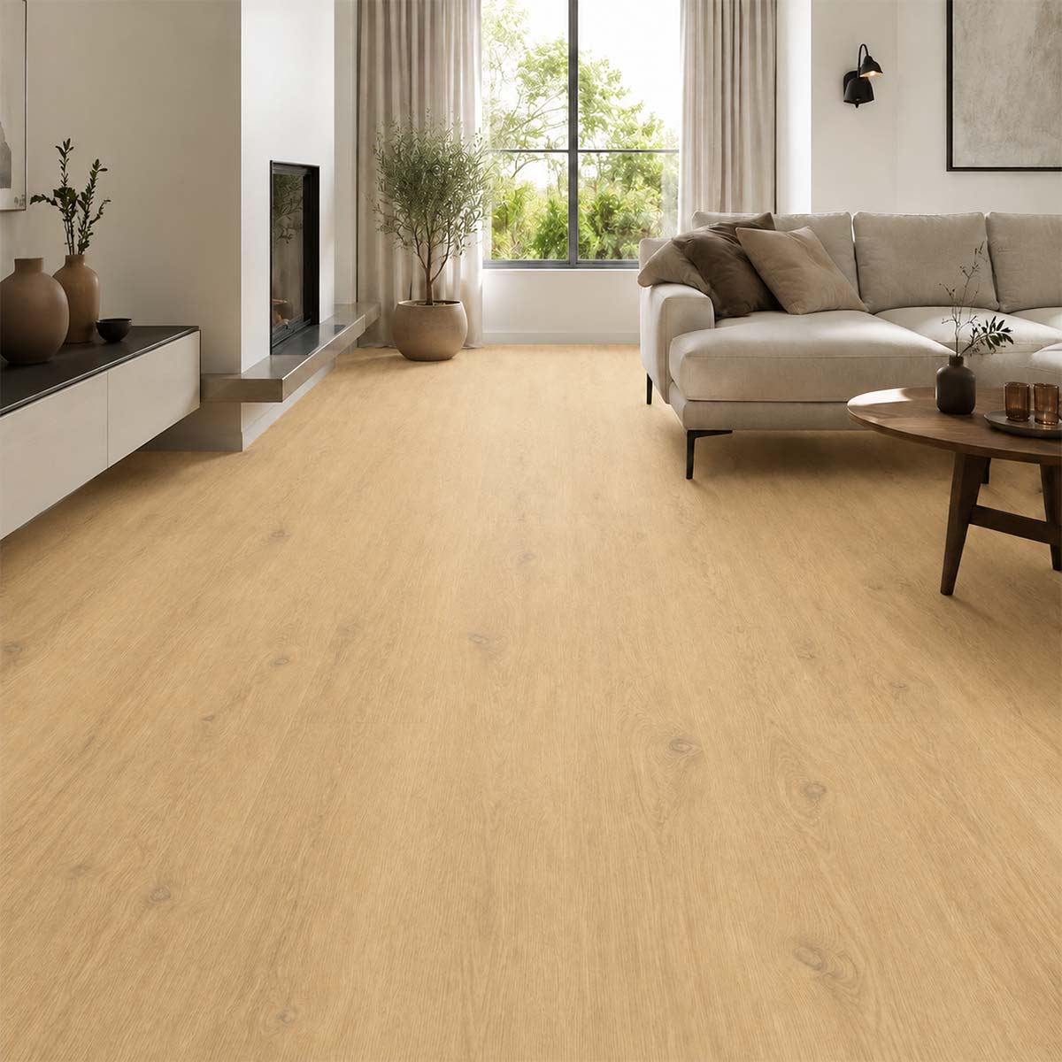 Klick Vinyl Eiche Strat mit Kork-Trittschalldämmung in einem modernen Wohnzimmer
