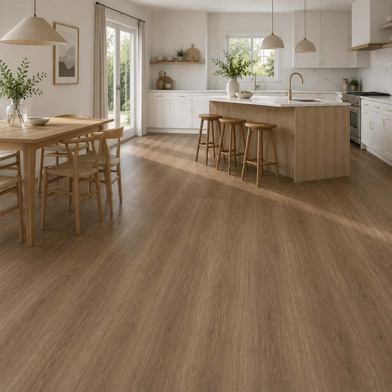 Klick Vinyl Greenline Eiche Malta in moderner Küche mit Essbereich und natürlicher Holzoptik