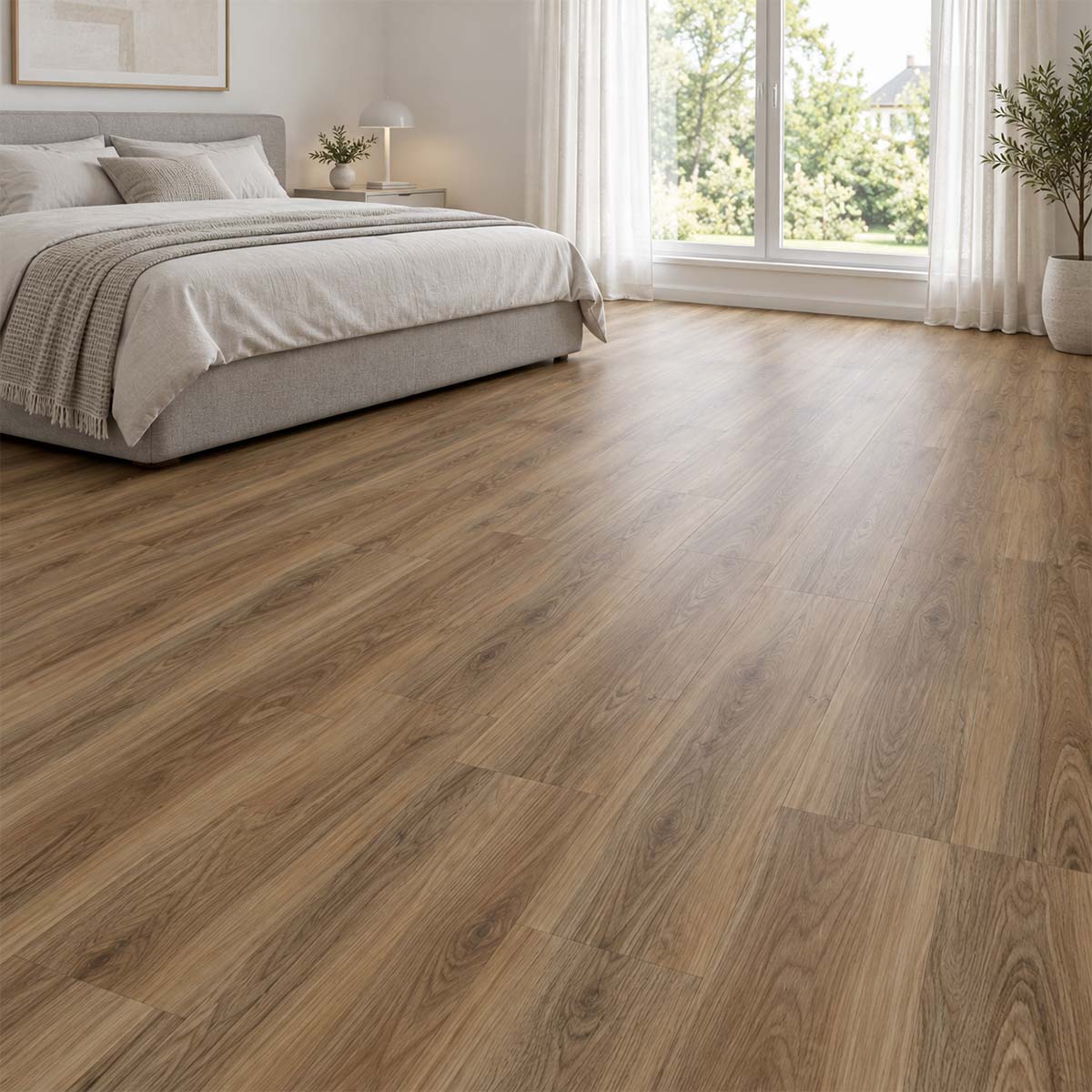 Klick Vinyl GreenLine Silent XL Walnuss Natur mit Trittschalldämmung im Schlafzimmer mit hell gepolstertem Bett – Floor4All.