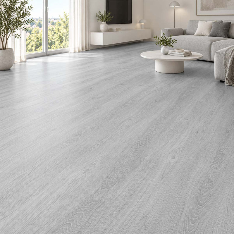 Klick Vinylboden Eiche Oslo Landhausdiele in hellem Grau im modernen Wohnzimmer – Restposten bei Floor4All.