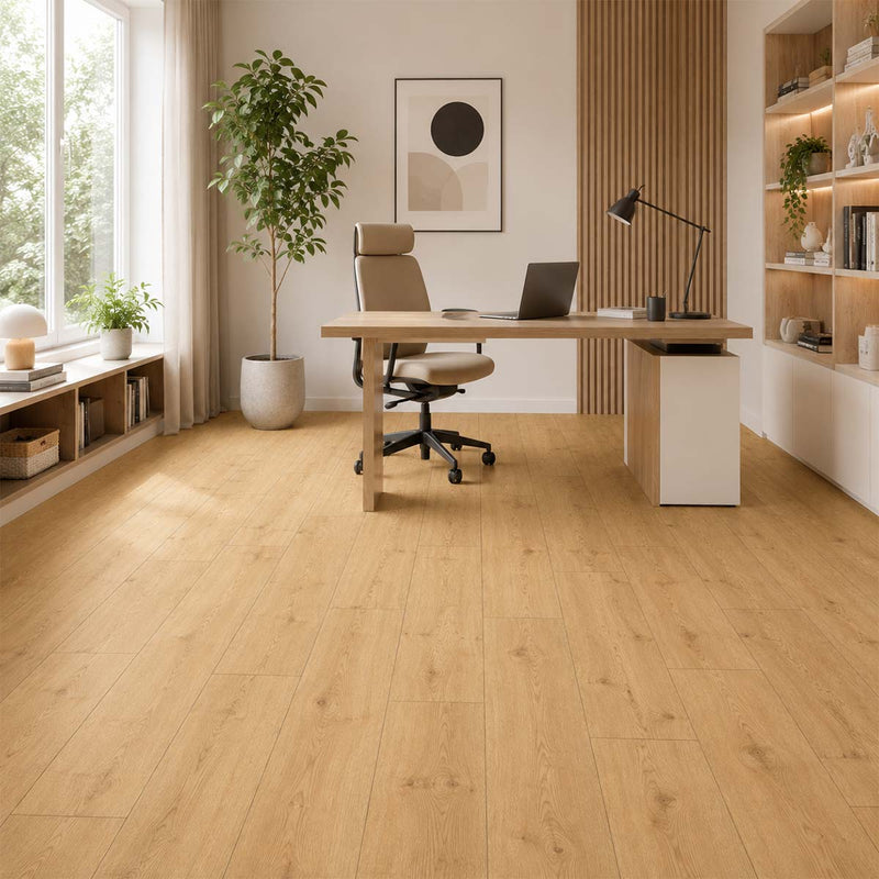 Klick Vinylboden Fergus Pro Nature Classen in einem hellen Arbeitszimmer mit Holzschreibtisch