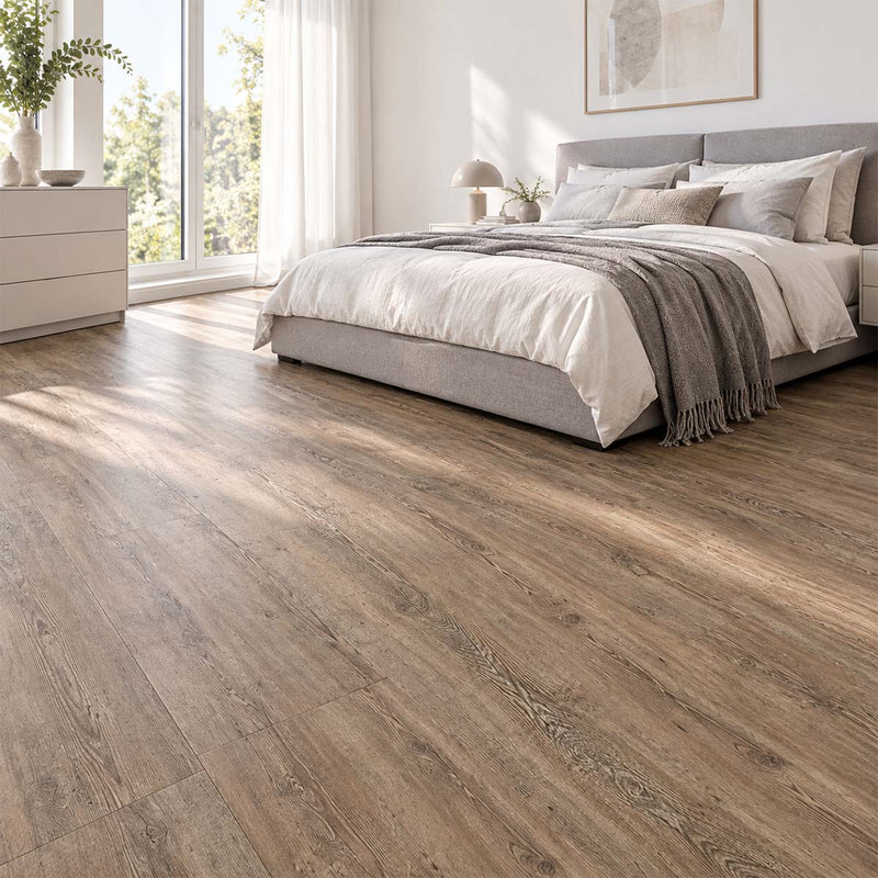 Klick Vinylboden Tuscan Pine mit Kork Trittschalldämmung in einem gemütlichen modernen Schlafzimmer