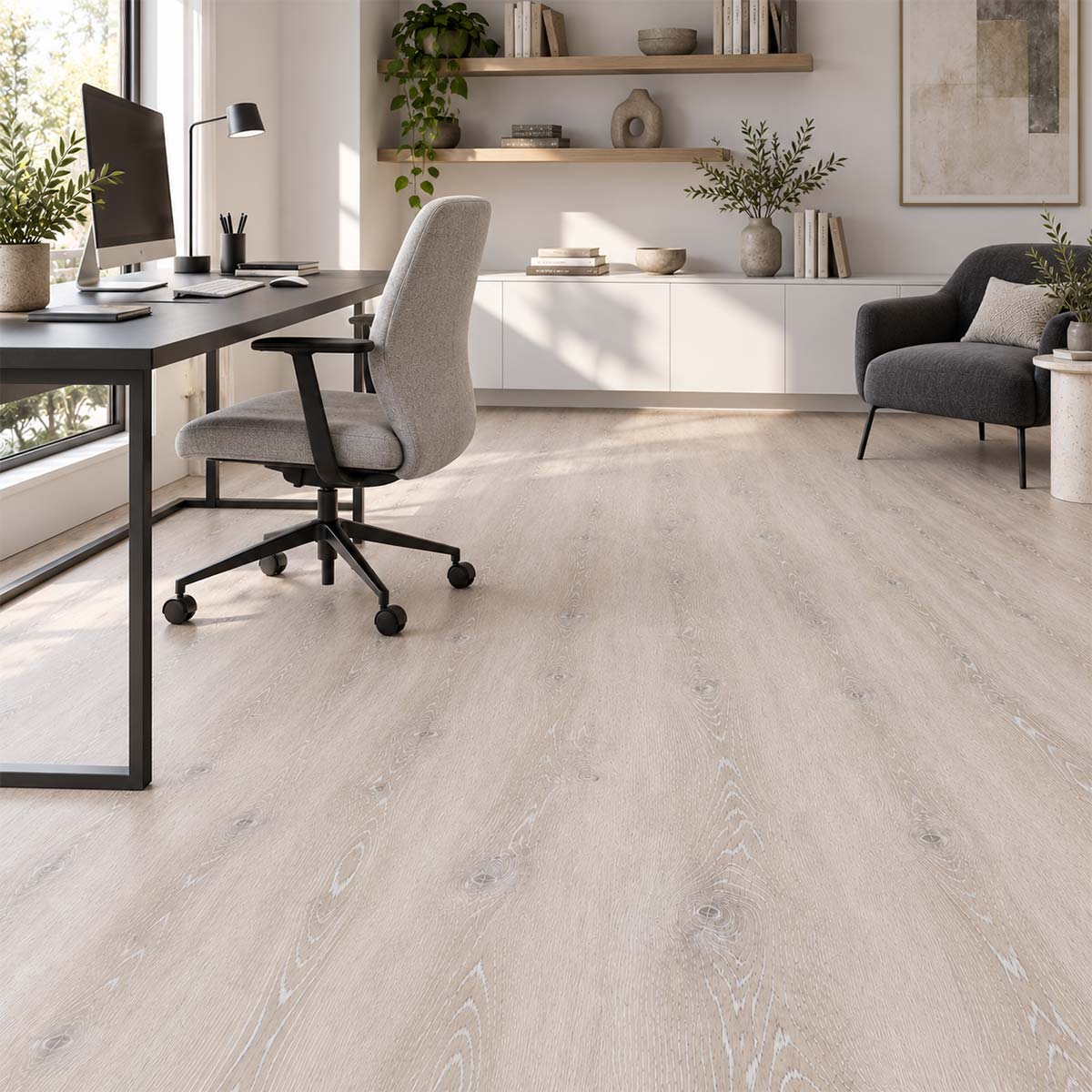 Klick Vinylboden Tarkett Starfloor Eiche Grau Beige in einem stilvollen Arbeitszimmer